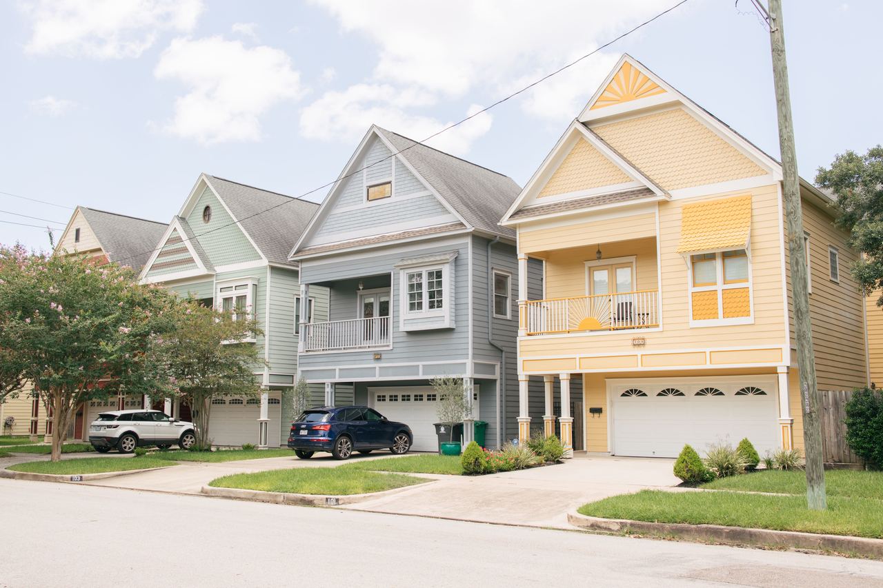 Residential streetscape in the Houston Heights